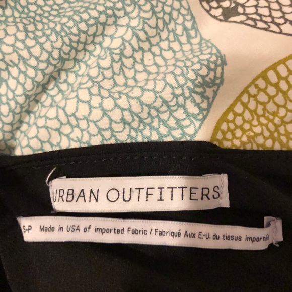 UO BLACK ROMPER - Picture 8 of 8